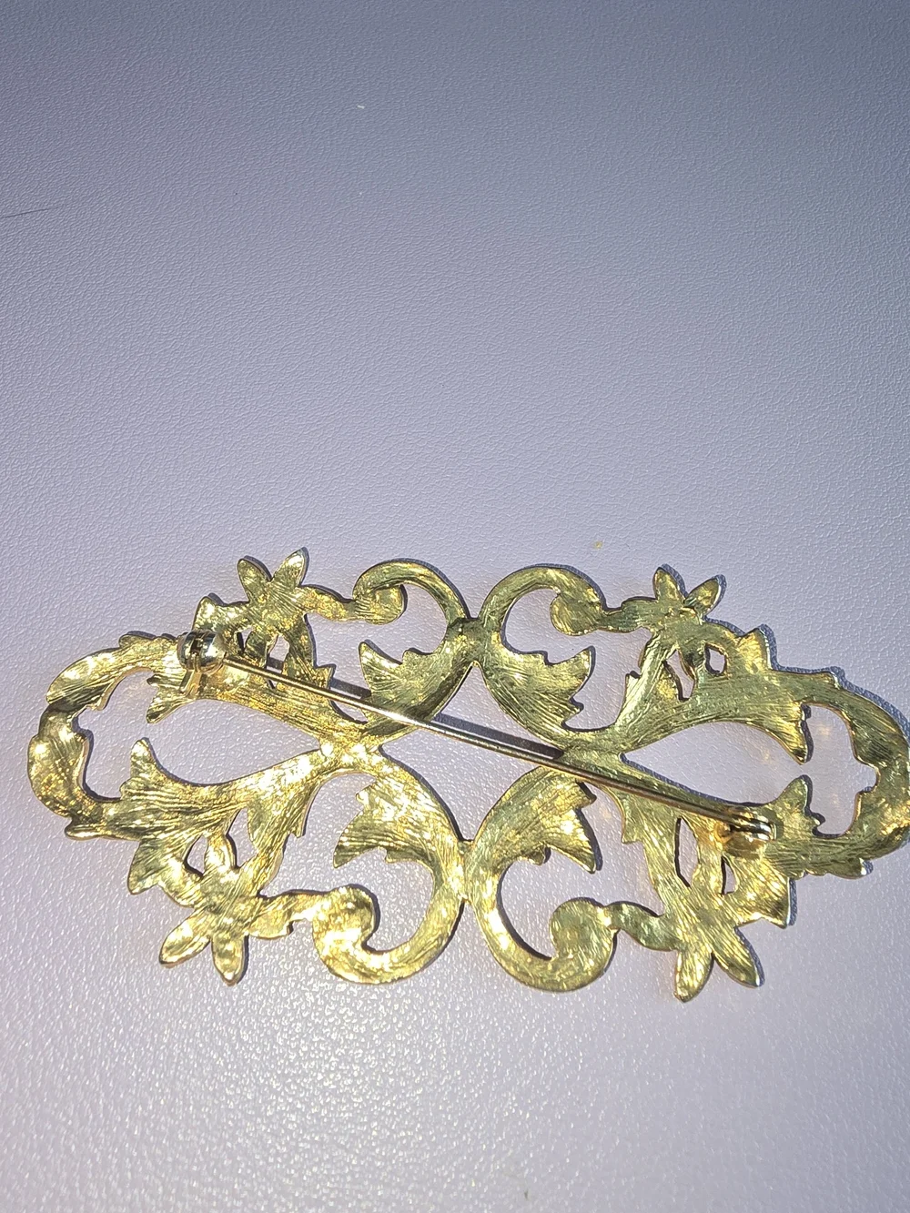 Gold Floral Filigree Brooch - Elegant Women’s Accessory, Like New